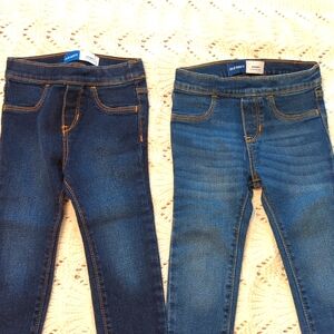 2 pack Old Navy pull-on skinny jeans